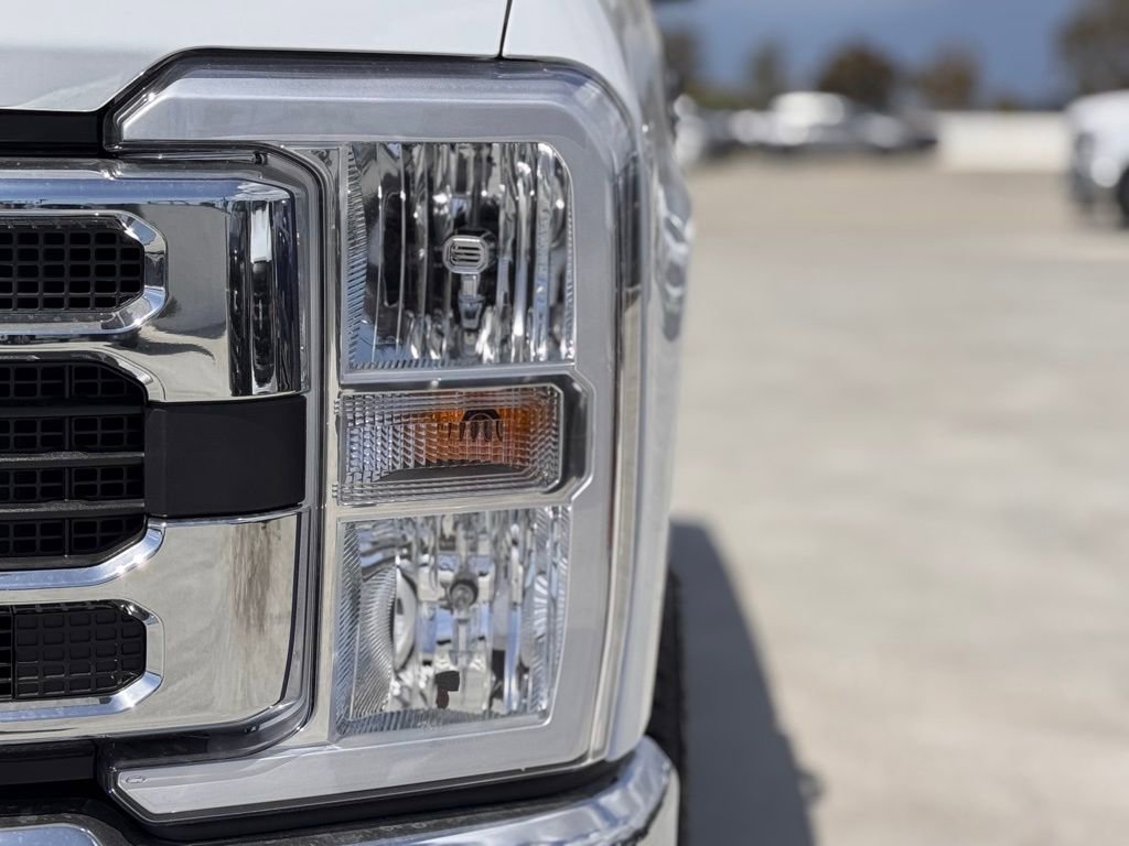 New 2025 Ford F350 XLT w/ FX4 Off-Road Package image 8