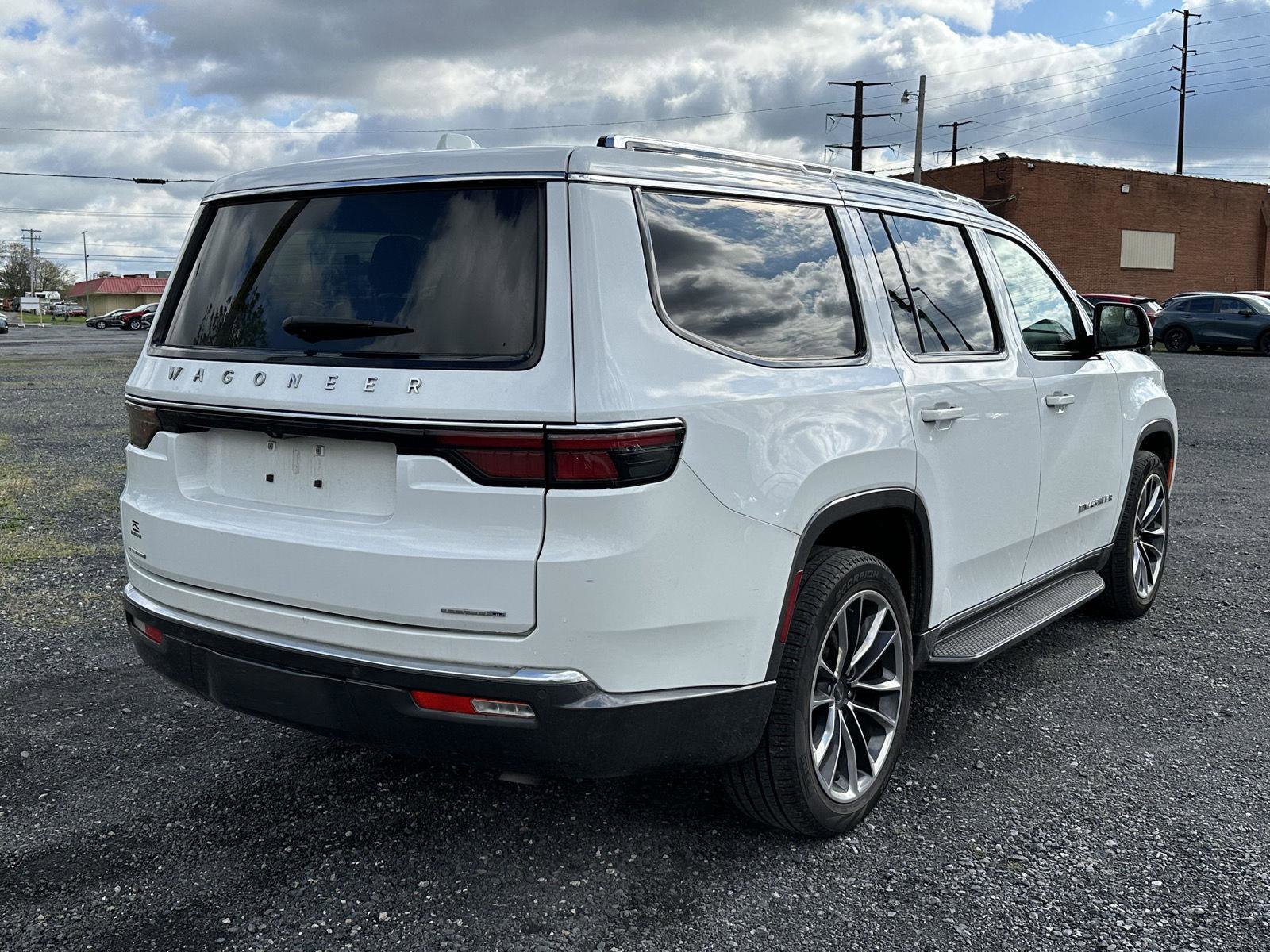 Used 2022 Jeep Wagoneer Series II w/ Premium Group I image 8