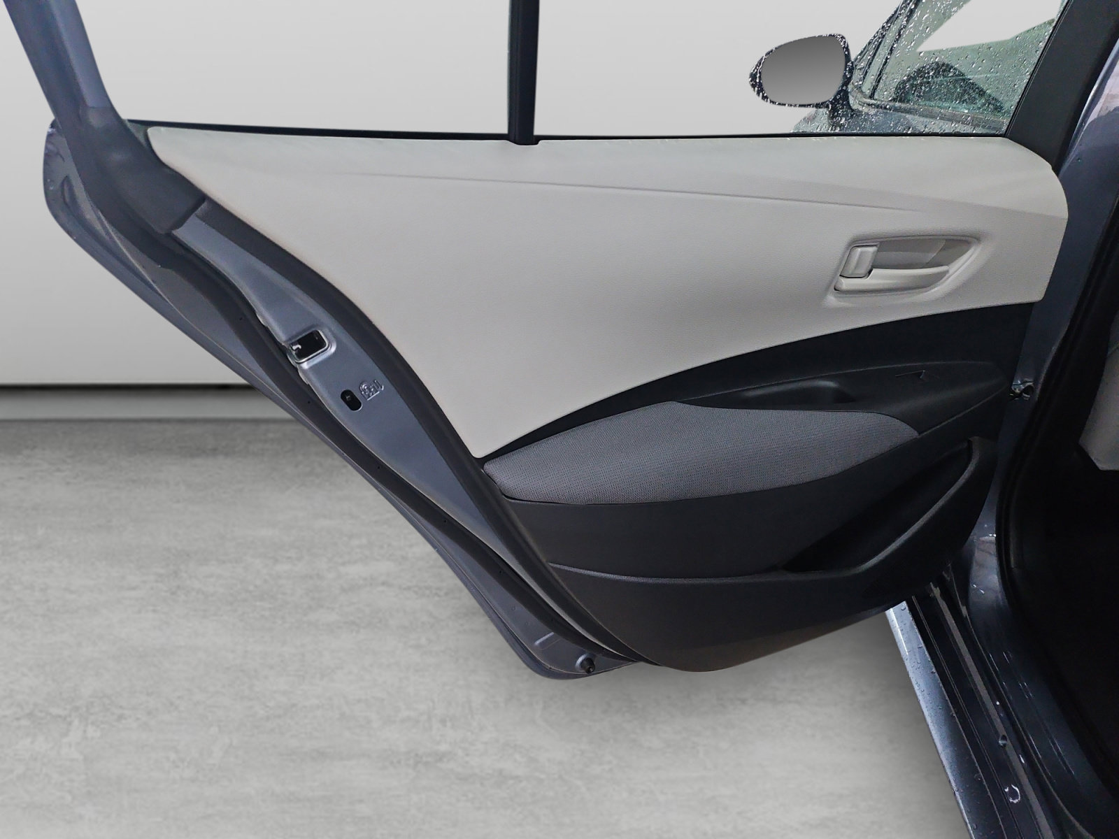 Used 2025 Toyota Corolla LE FWD image 35
