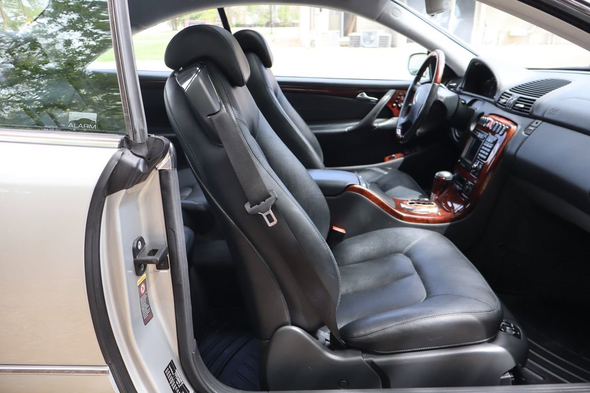 Used 2002 Mercedes-Benz CL 55 AMG image 22