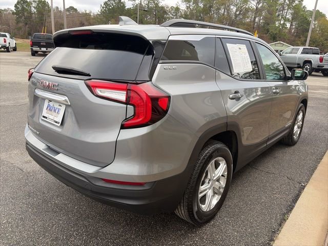 Used 2023 GMC Terrain SLE w/ Driver Convenience Package image 7