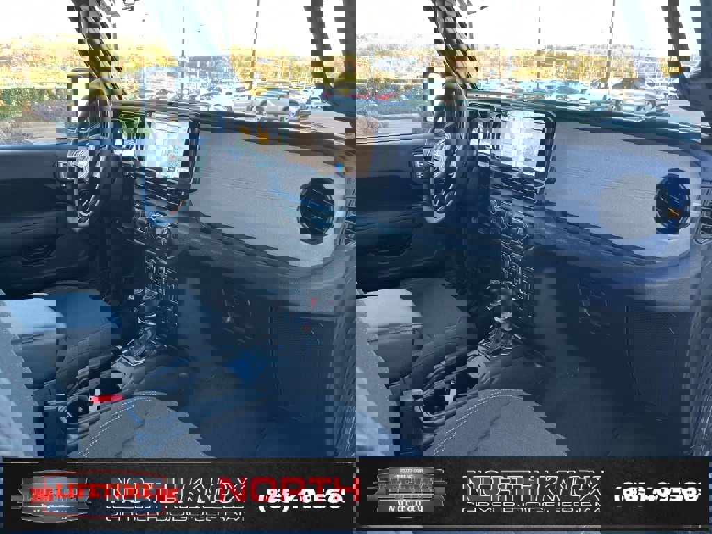 Used 2025 Jeep Wrangler Sport S image 30