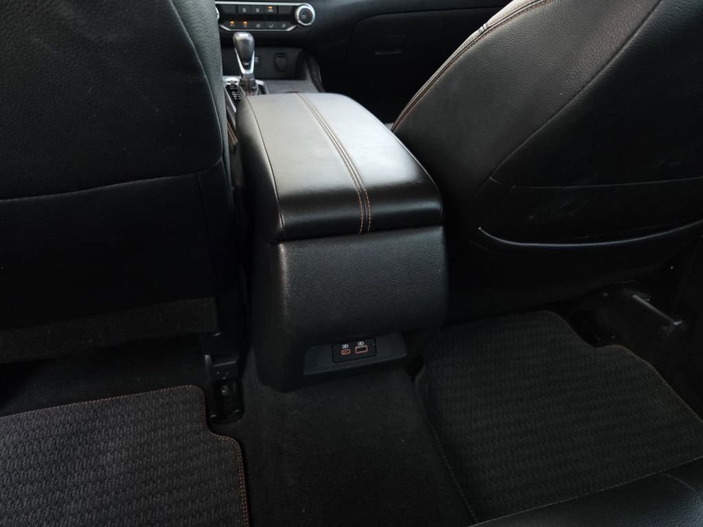 Used 2022 Nissan Altima 2.5 SR FWD image 12