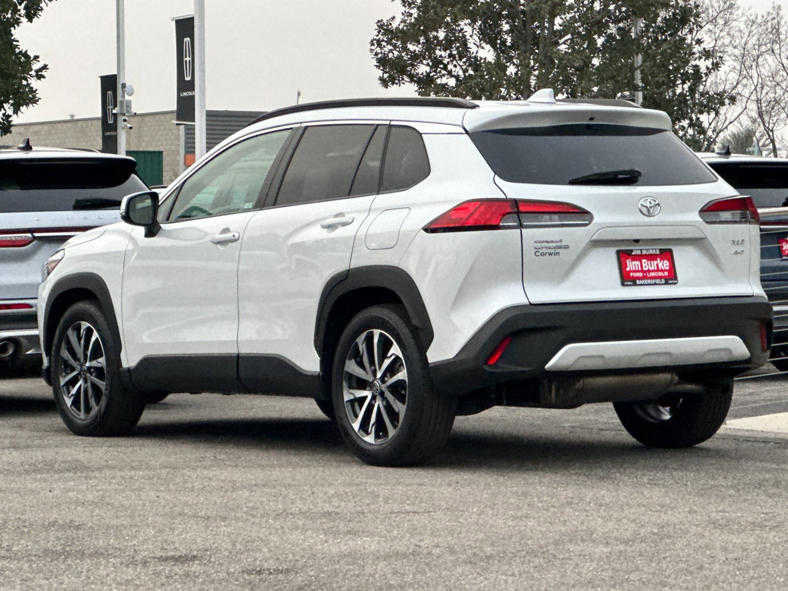 Used 2023 Toyota Corolla Cross XLE image 6