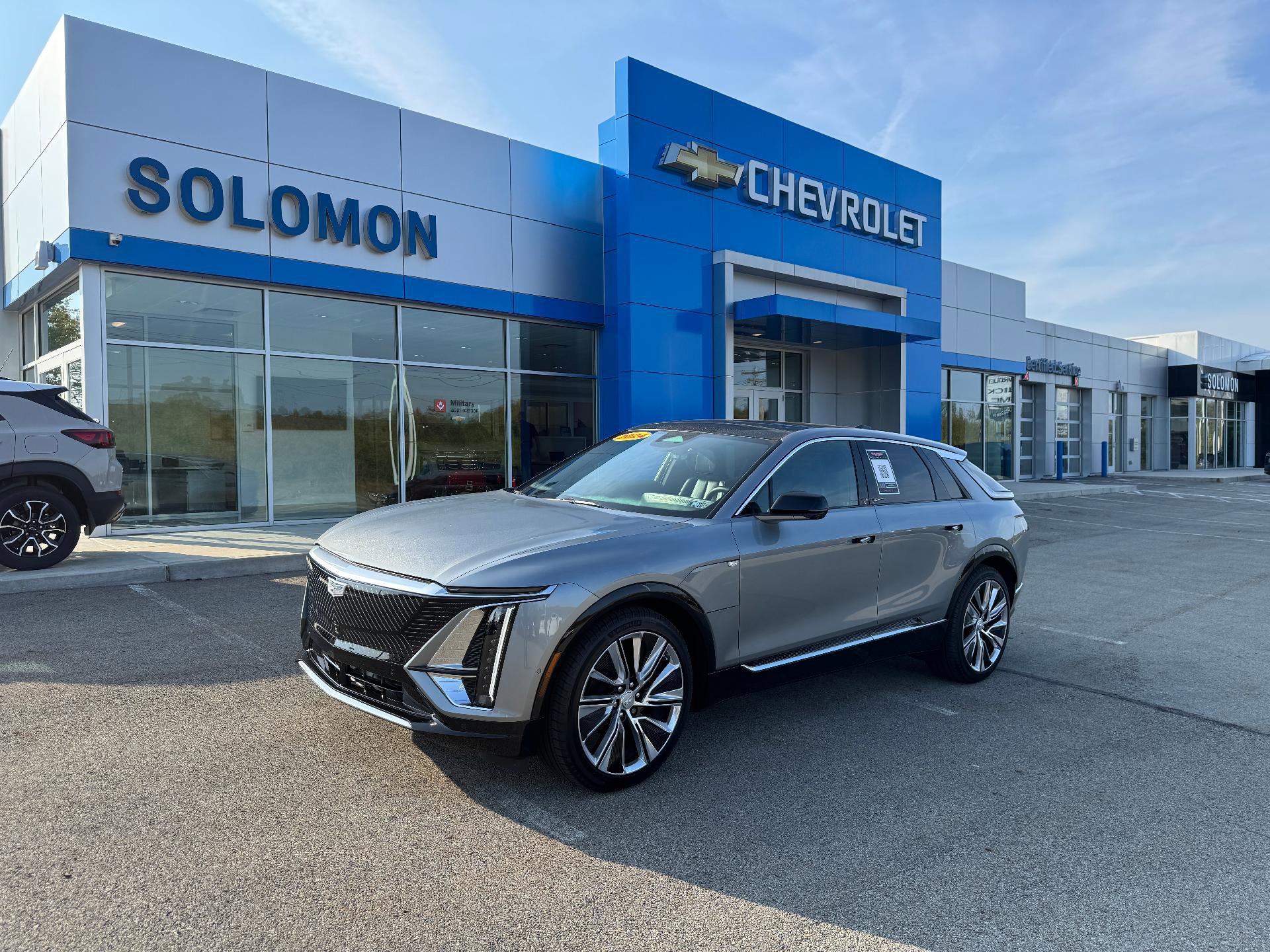 Used 2024 Cadillac Lyriq Luxury w/ LPO, Floor Liner Package
