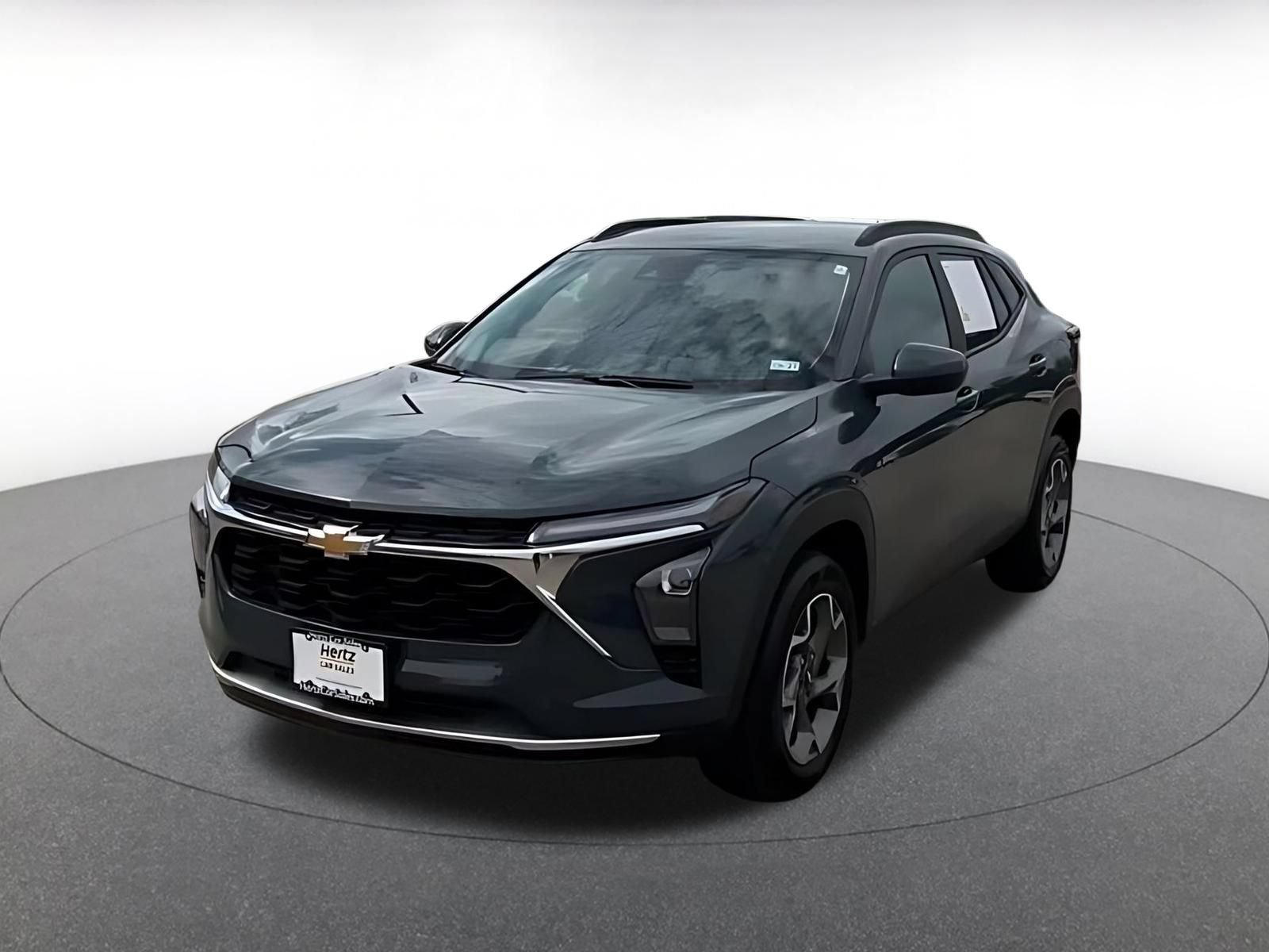 Used 2025 Chevrolet Trax LT FWD image 7