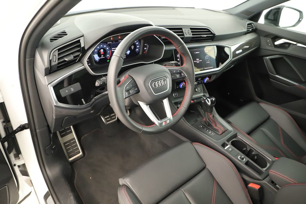 Certified 2025 Audi Q3 2.0T Premium Plus w/ Premium Plus Package AWD/4WD image 15