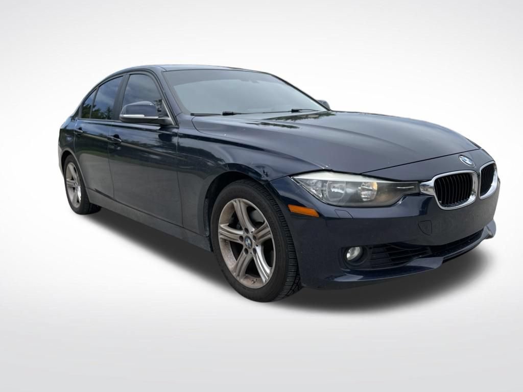 Used 2013 BMW 328i xDrive Sedan AWD/4WD image 2