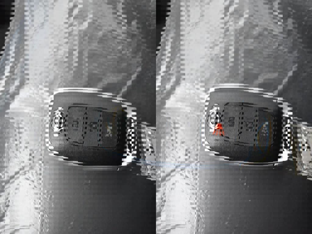 New 2025 Nissan Pathfinder S image 15