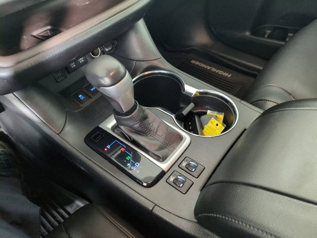 Used 2017 Toyota Highlander XLE w/ Protection Package #3 image 26