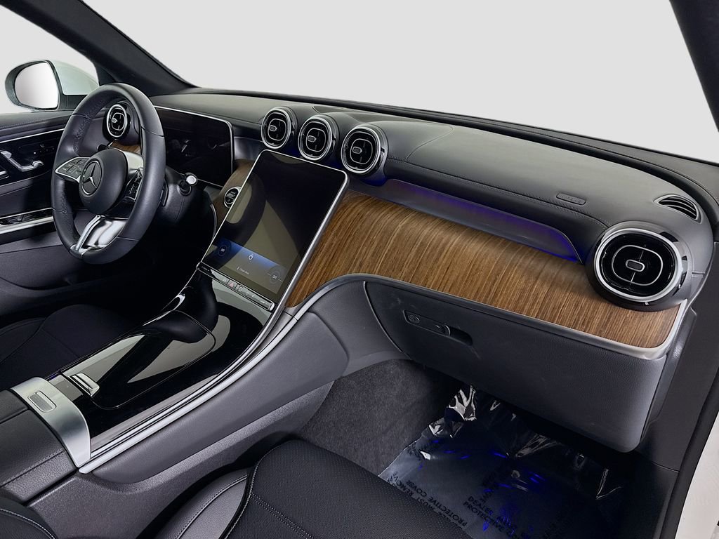 Used 2024 Mercedes-Benz GLC 300 image 27