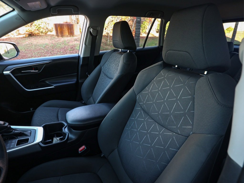 Used 2022 Toyota RAV4 XLE image 15