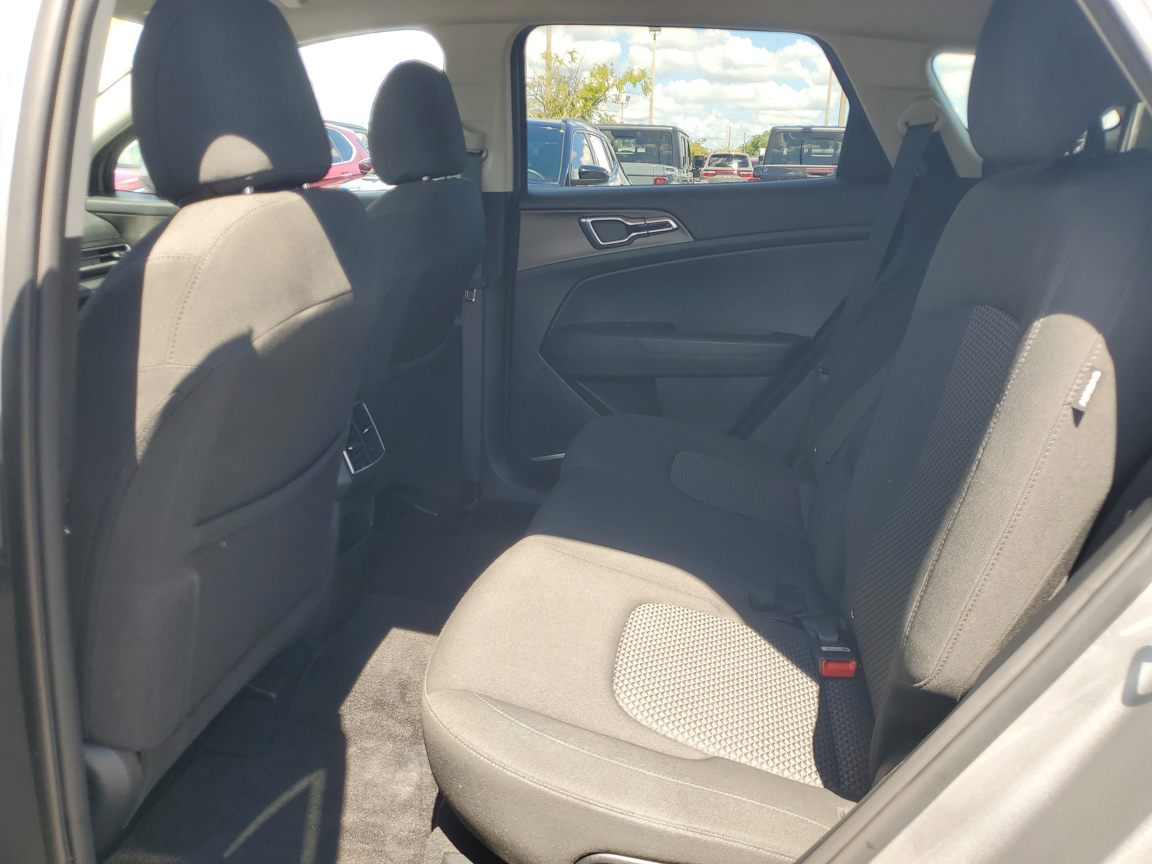 Used 2024 Kia Sportage LX image 15