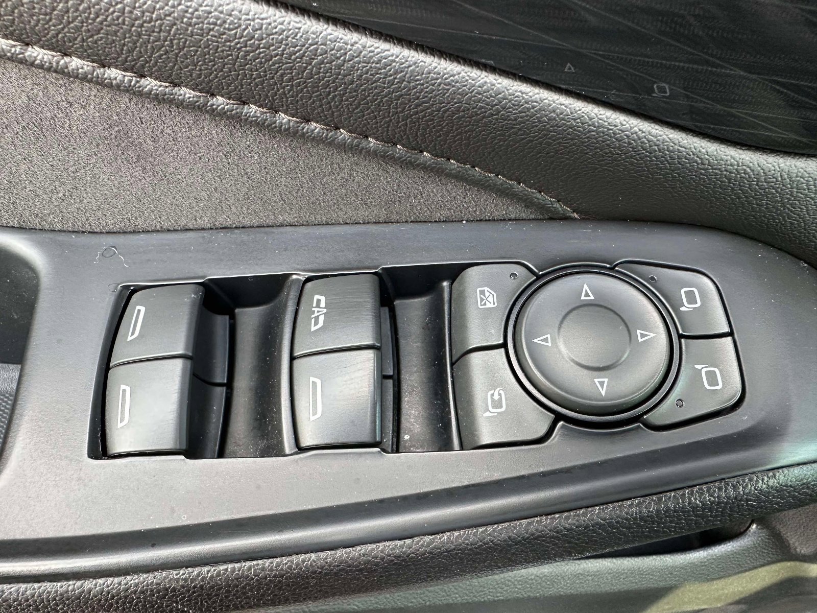 Used 2022 Chevrolet Traverse High Country image 17