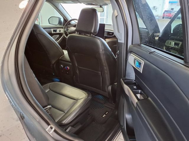Used 2023 Ford Explorer Limited w/ Limited Technology Package RWD image 28