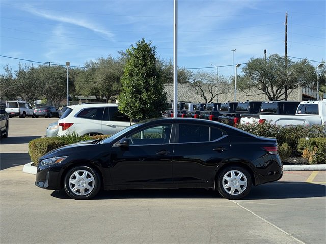 Used 2025 Nissan Sentra S image 4