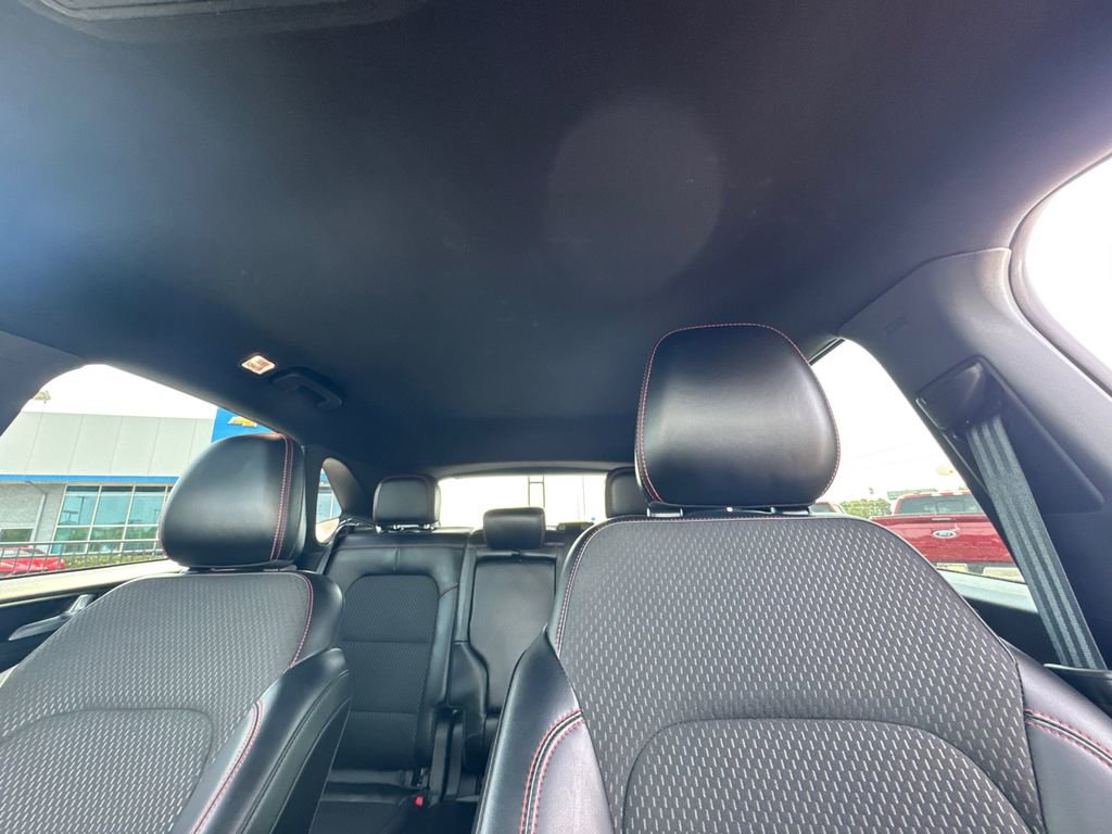 Used 2025 Ford Escape ST-Line FWD image 32