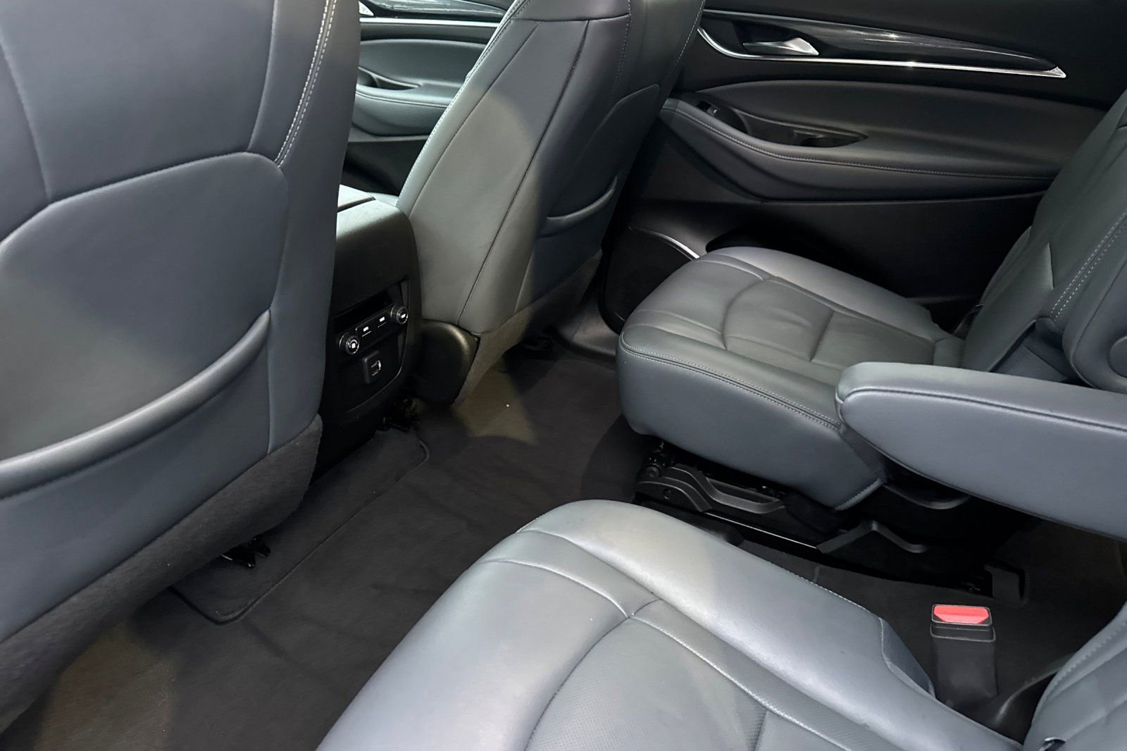 Certified 2023 Buick Enclave Essence image 12