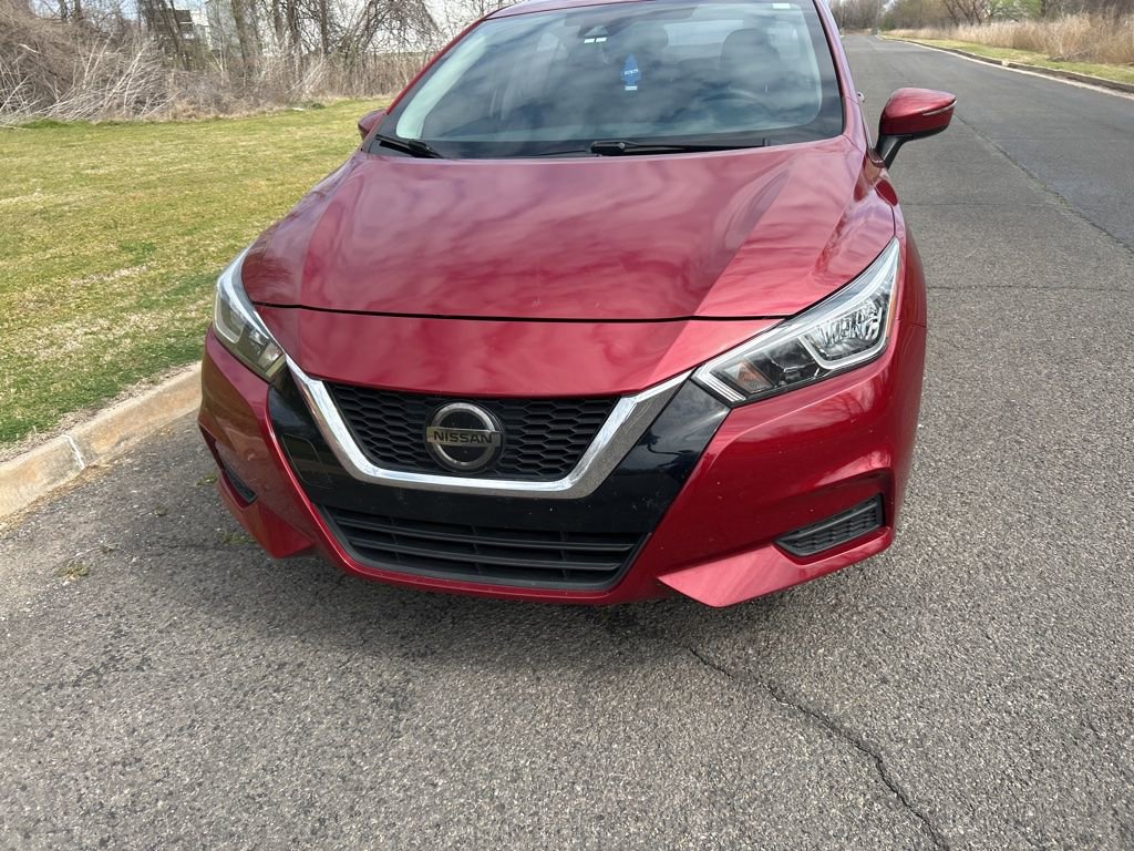 Used 2021 Nissan Versa SV image 2