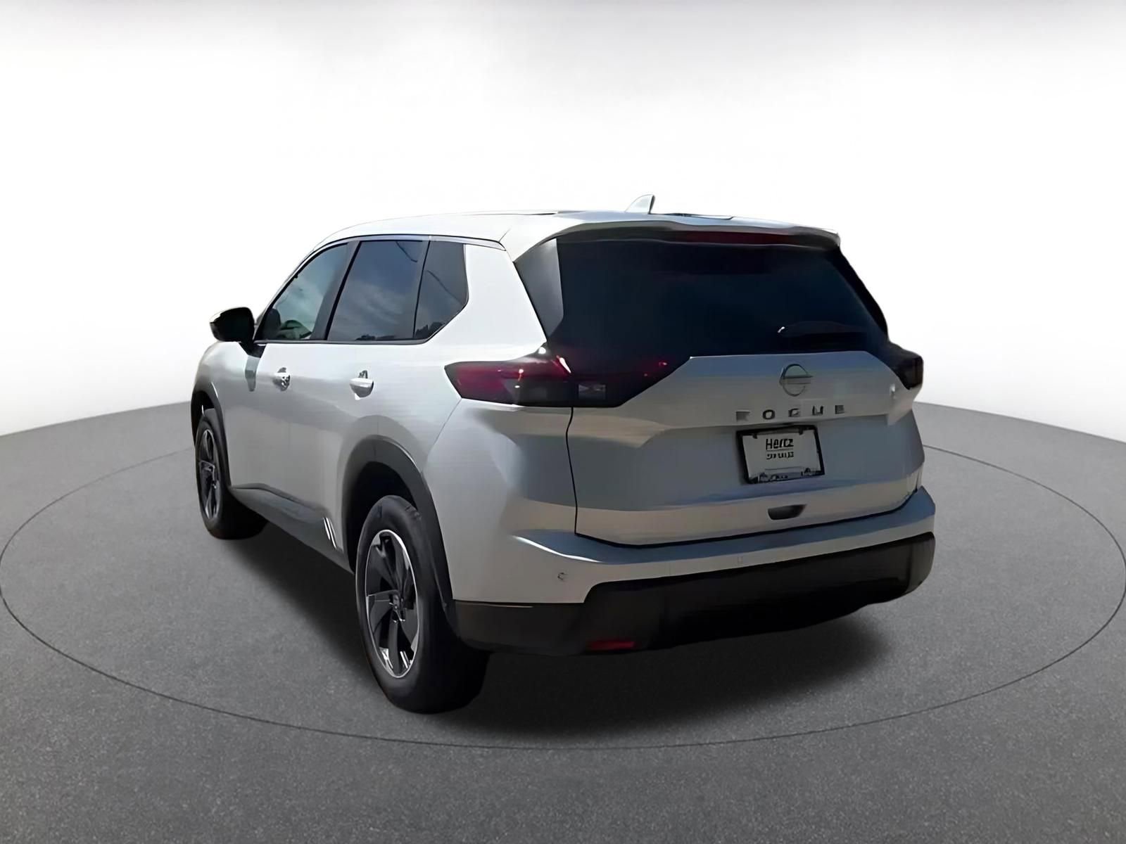 Used 2025 Nissan Rogue SV FWD image 11