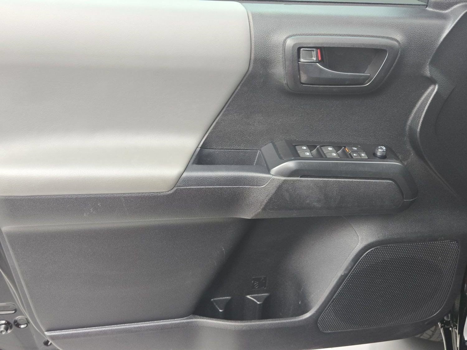 Certified 2023 Toyota Tacoma SR AWD/4WD image 16