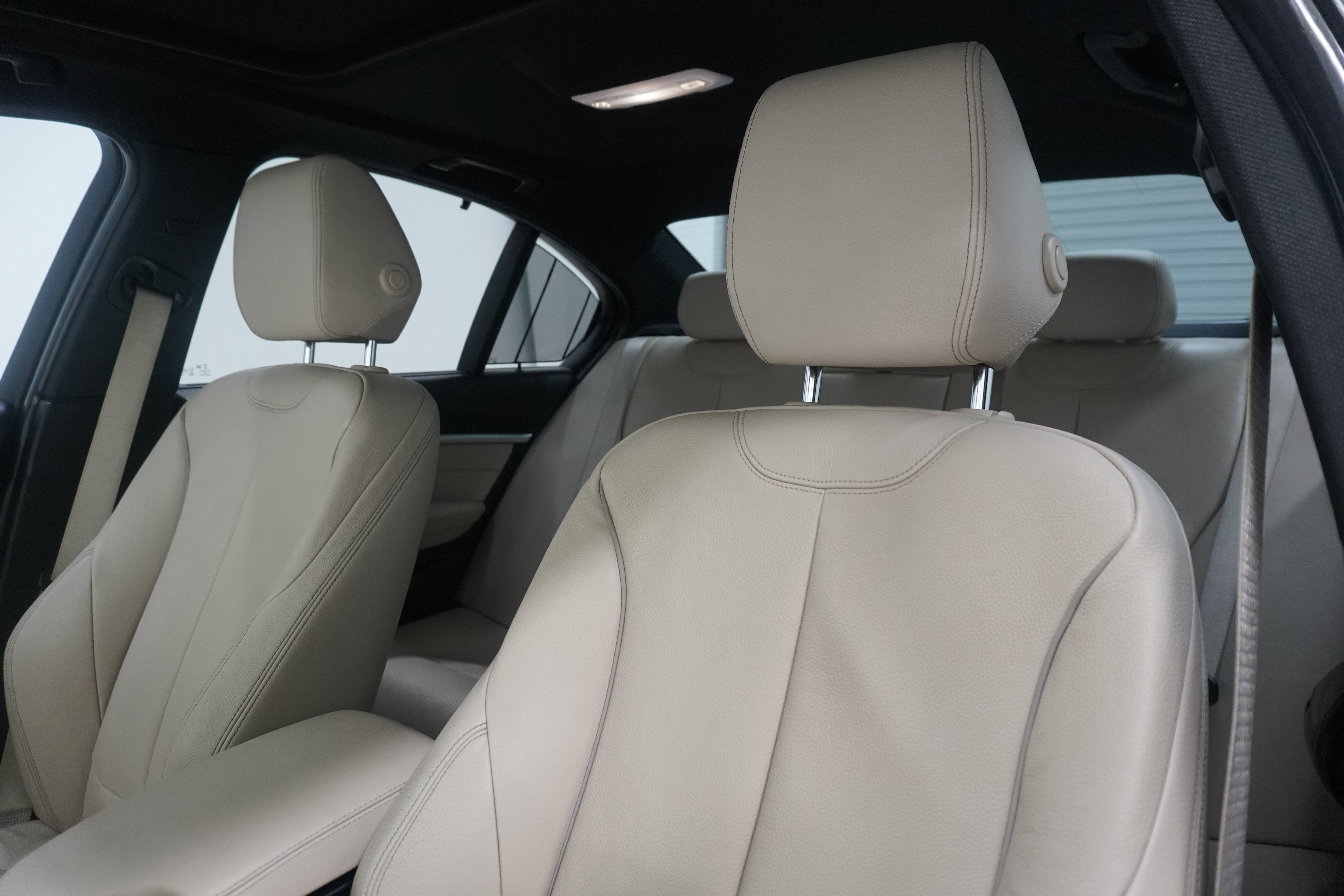 Used 2018 BMW 340i Sedan w/ Track Handling Package RWD image 11