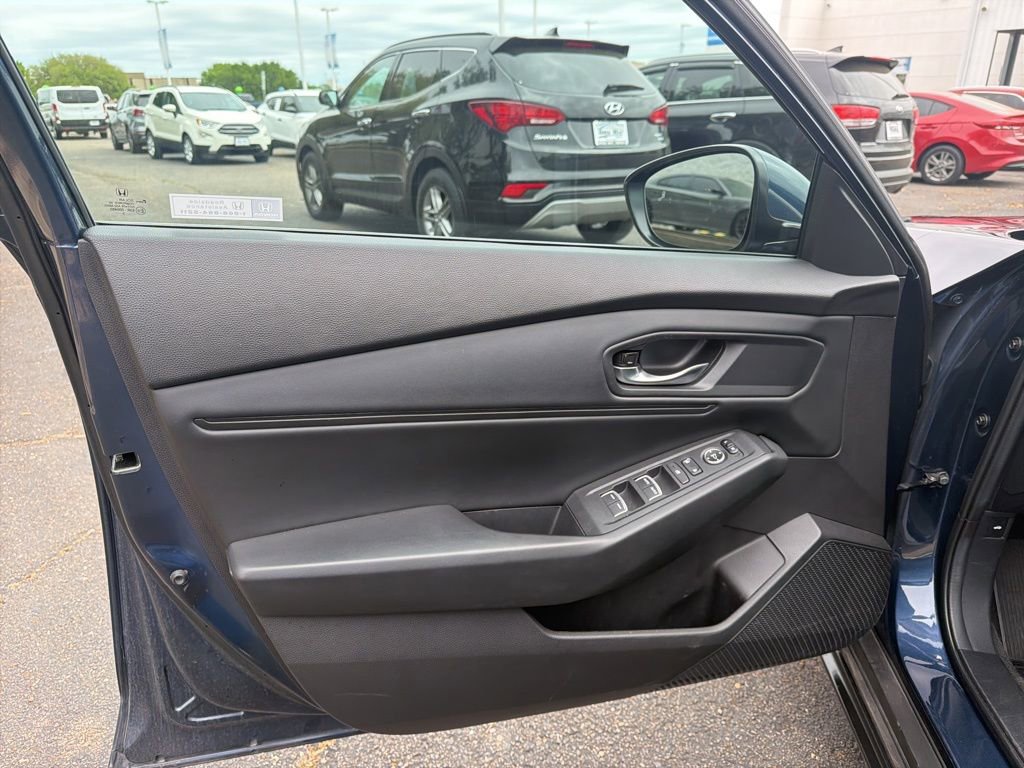 Used 2023 Honda Accord EX image 10