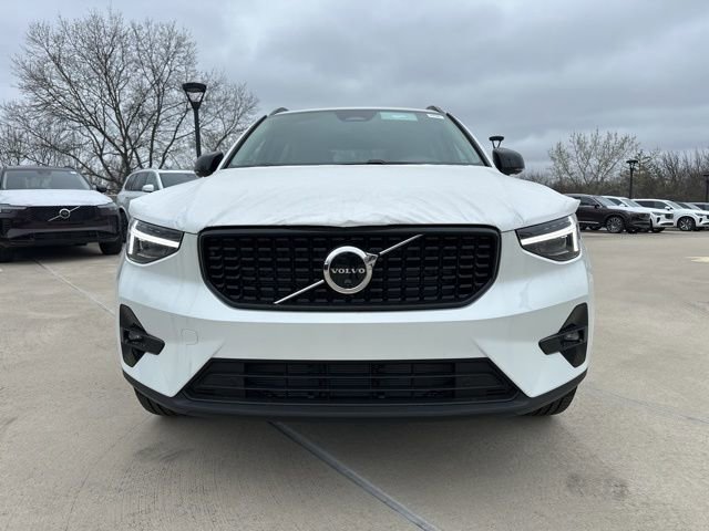 New 2026 Volvo XC40 B5 Plus w/ Protection Package Premier image 2
