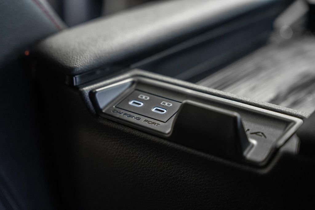 Used 2026 Toyota Sienna XSE image 34