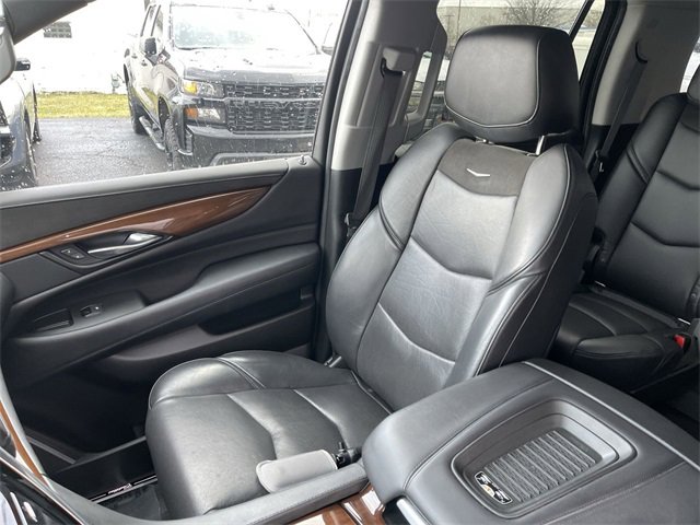 Used 2020 Cadillac Escalade Luxury image 26