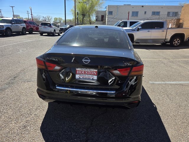 Used 2023 Nissan Altima 2.5 SV image 2