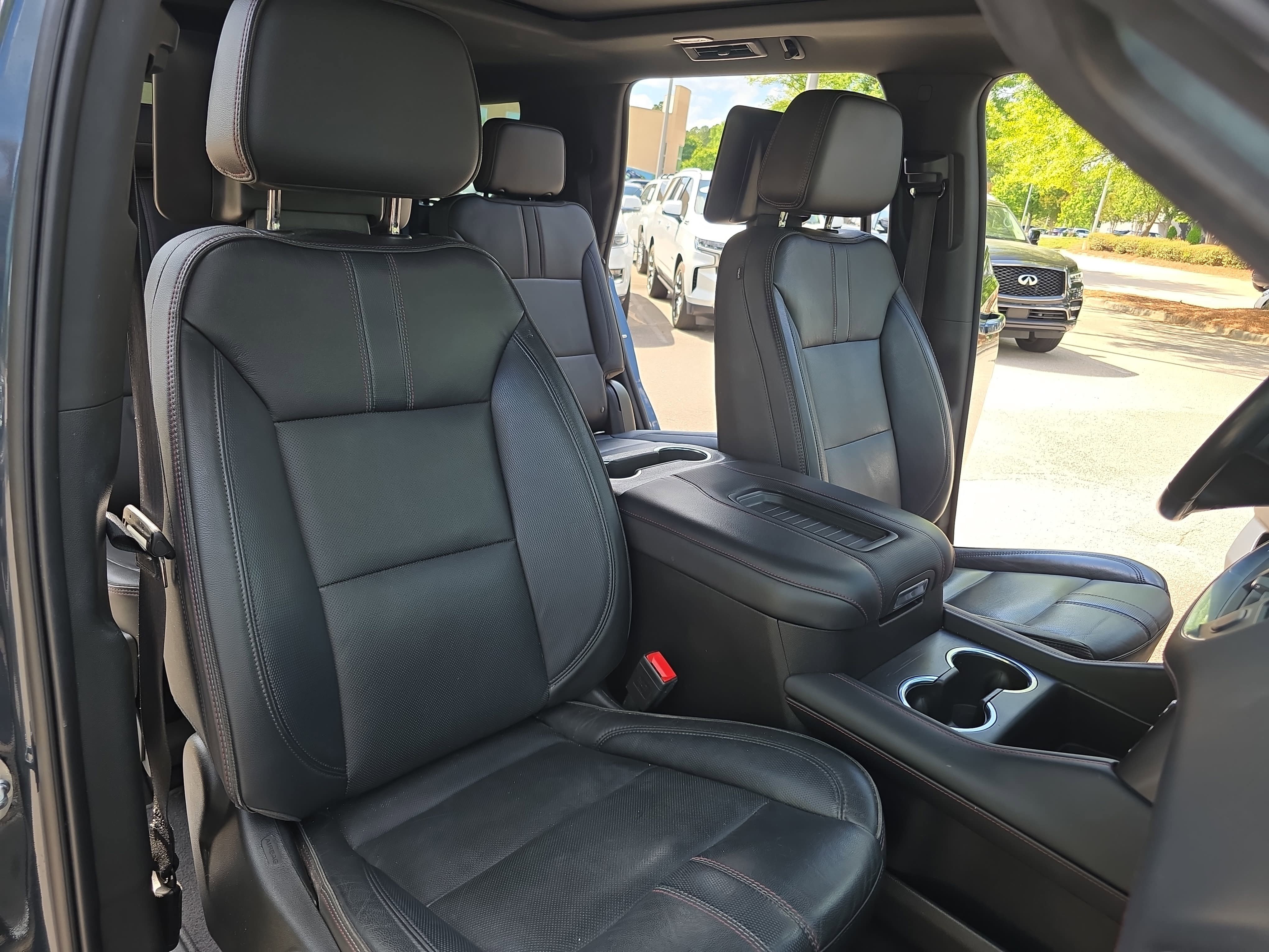 Used 2021 Chevrolet Tahoe RST w/ Luxury Package AWD/4WD image 10