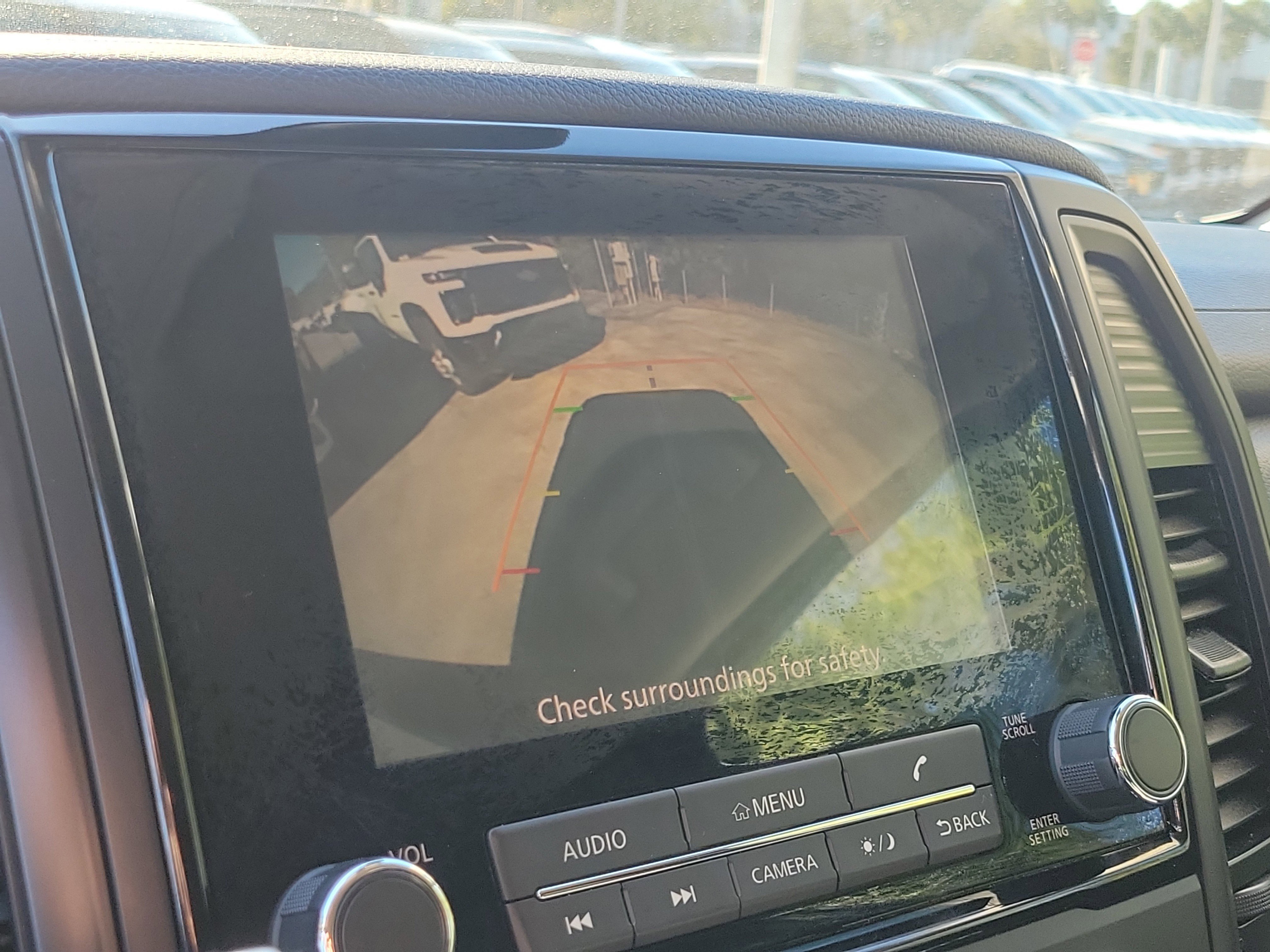 Used 2022 Nissan Titan S image 32