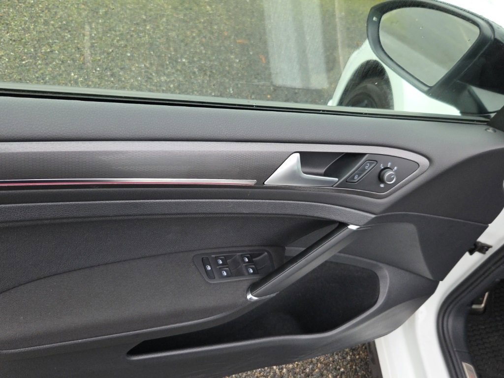 Used 2021 Volkswagen GTI S image 3