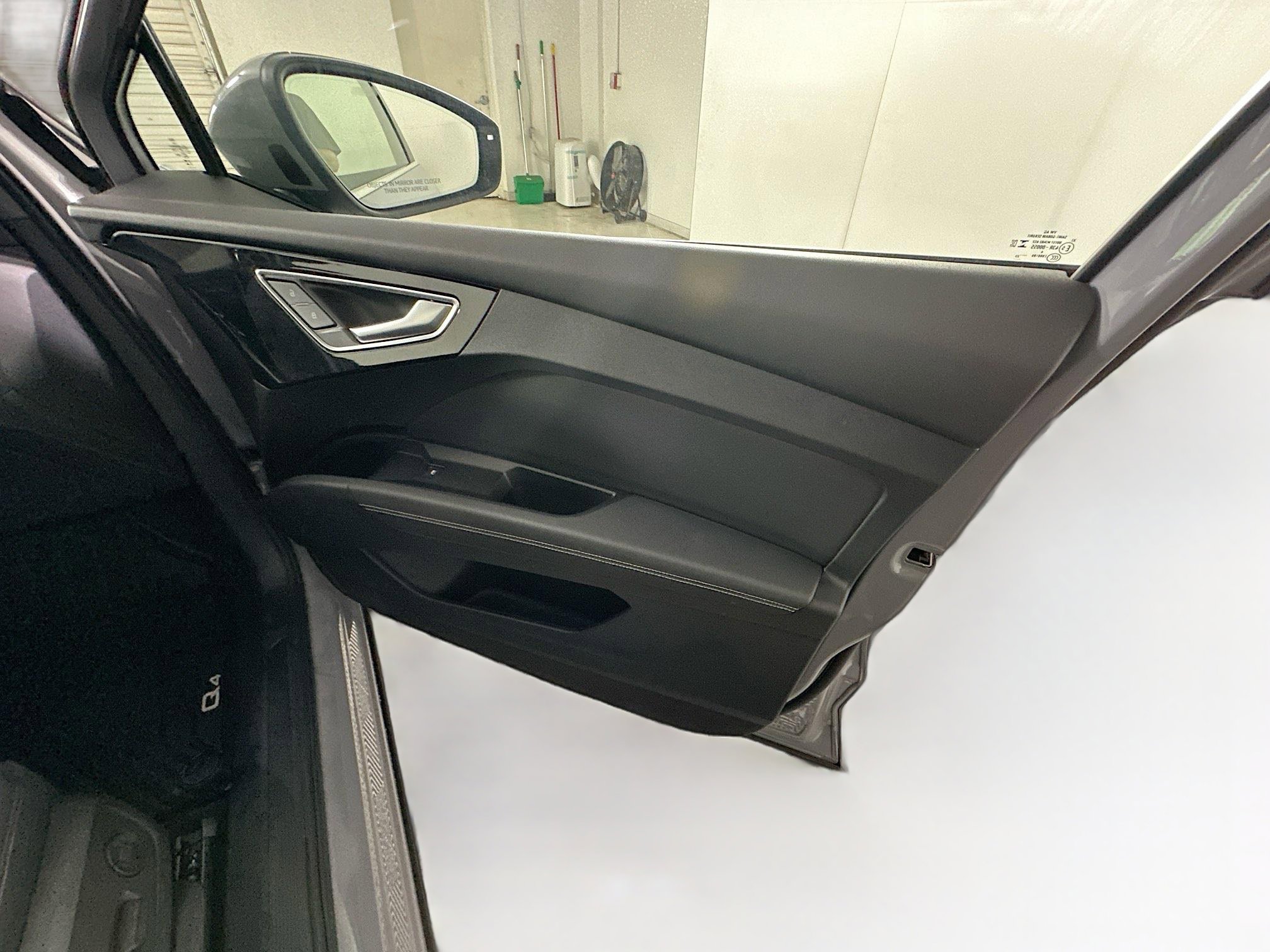 Used 2023 Audi Q4 e-tron Premium w/ Convenience Package image 32