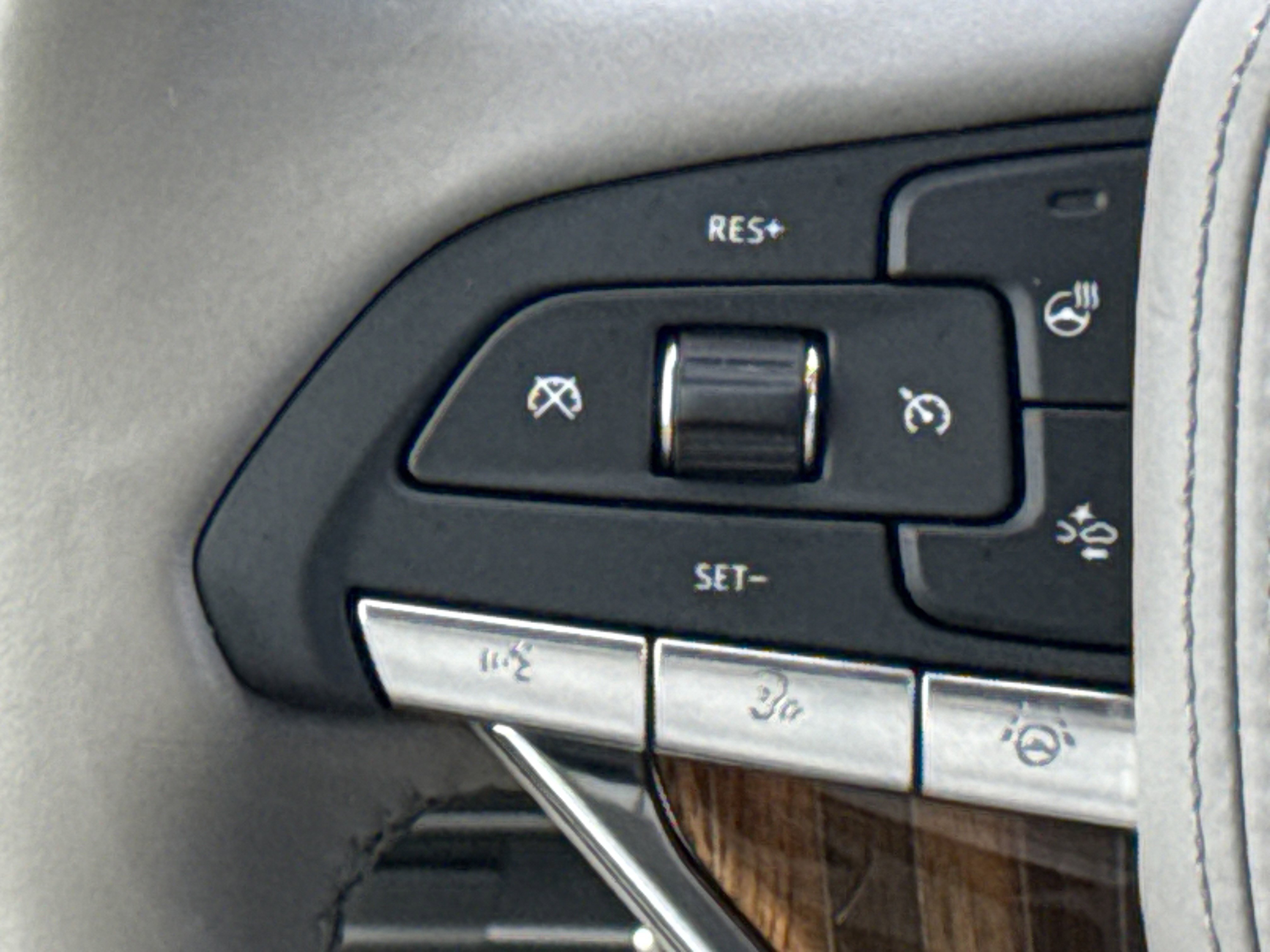 Used 2024 Cadillac Escalade Premium Luxury Platinum w/ Heavy-Duty Trailer Package image 19