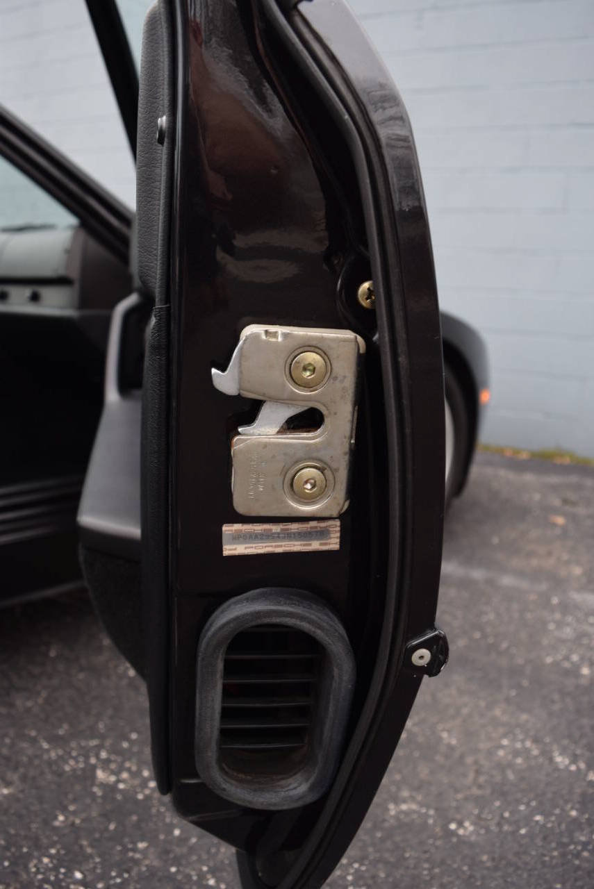Used 1988 Porsche 944 Turbo RWD image 65