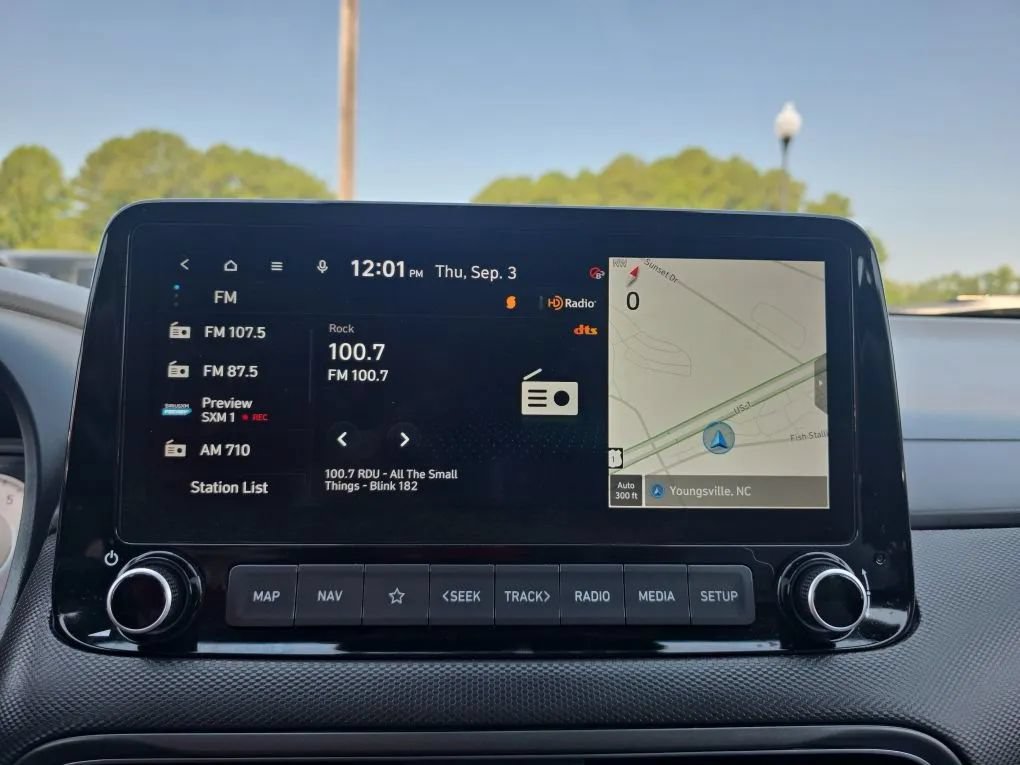 Used 2023 Hyundai Kona Limited AWD/4WD image 29