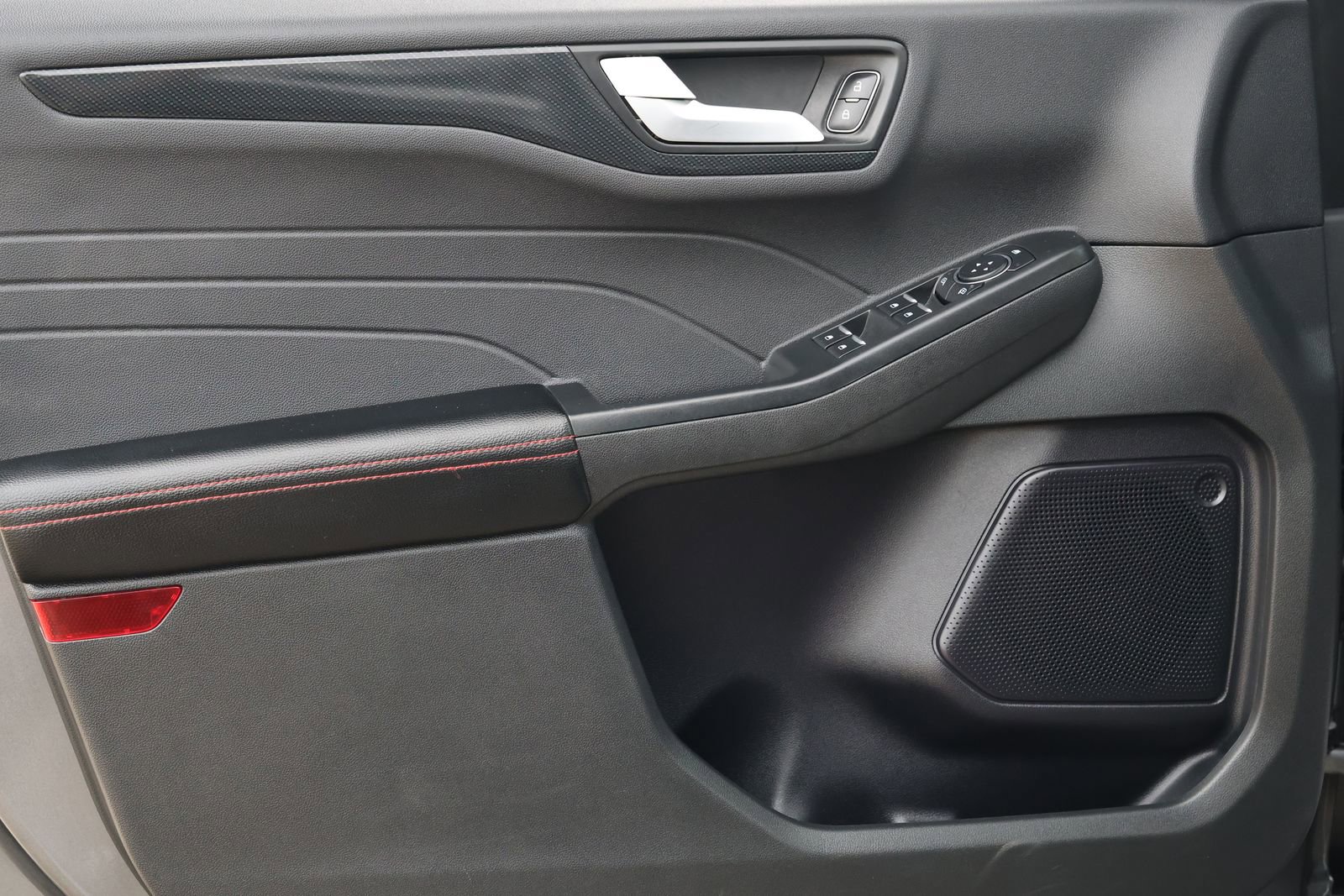 Used 2024 Ford Escape ST-Line AWD/4WD image 27