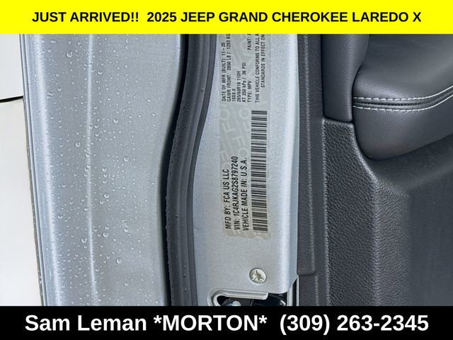 New 2025 Jeep Grand Cherokee L Laredo AWD/4WD image 32