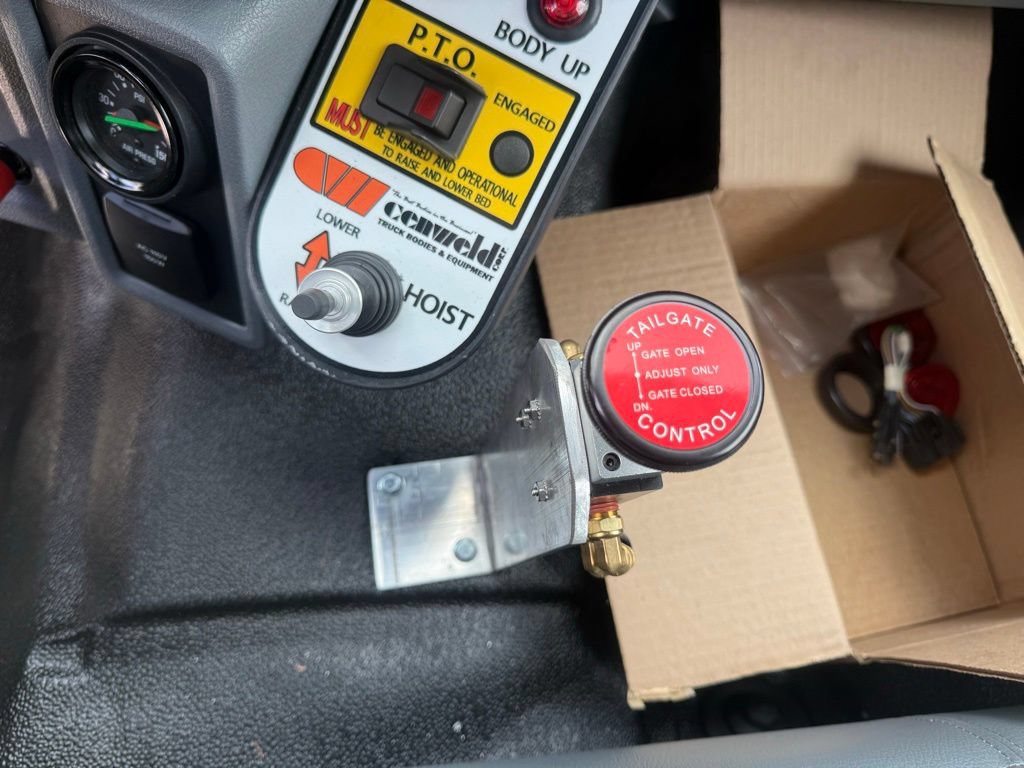 New 2025 Ford F750 2WD Regular Cab Super Duty image 28