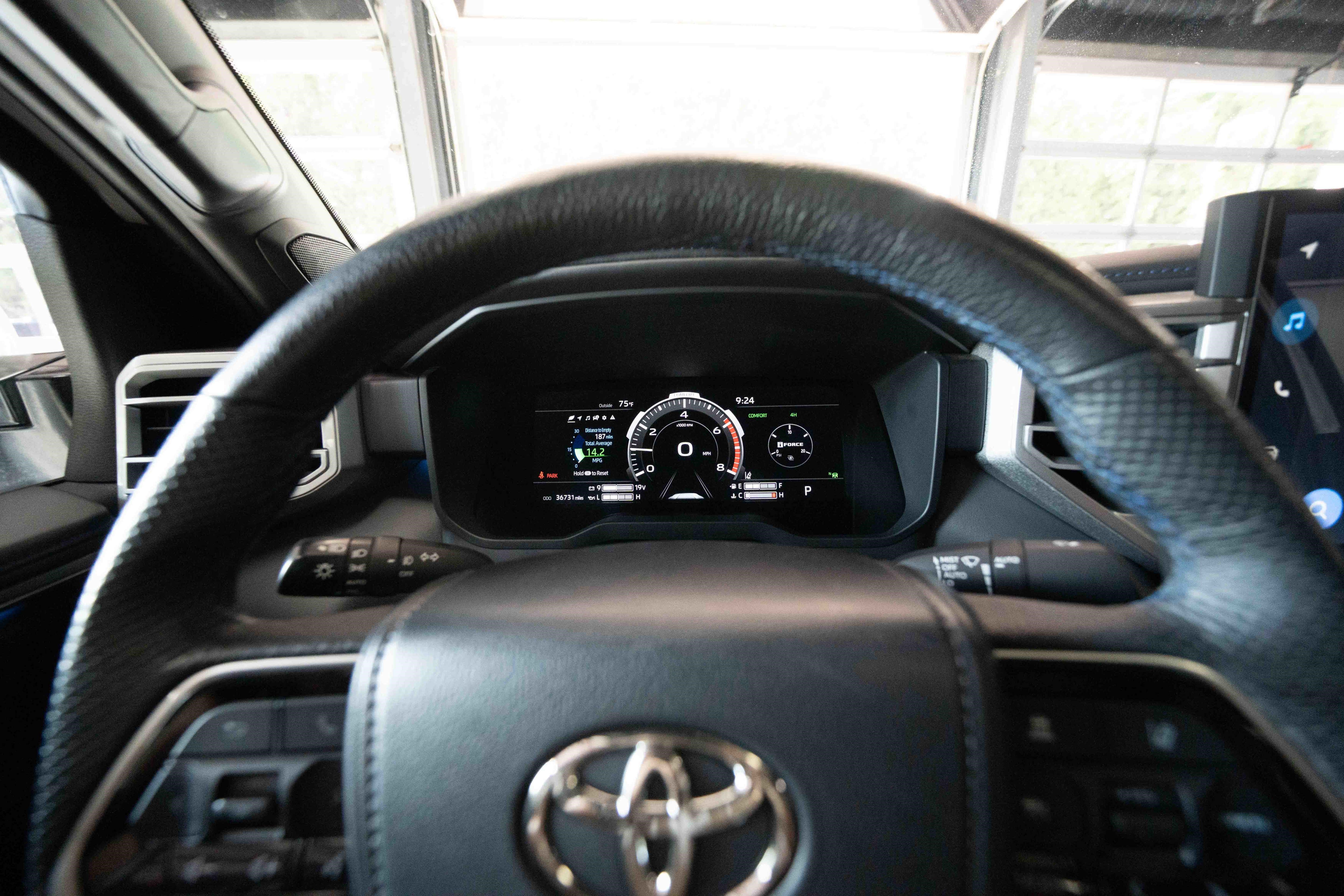 Used 2022 Toyota Tundra Platinum w/ Advanced Package AWD/4WD image 15