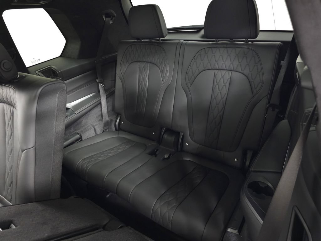 Used 2025 BMW X7 M60i AWD/4WD image 45