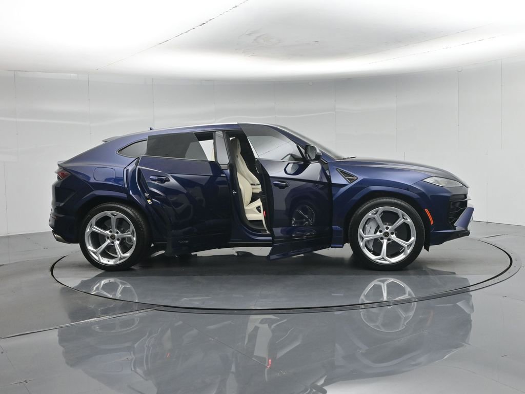Used 2026 Lamborghini Urus SE AWD/4WD image 3