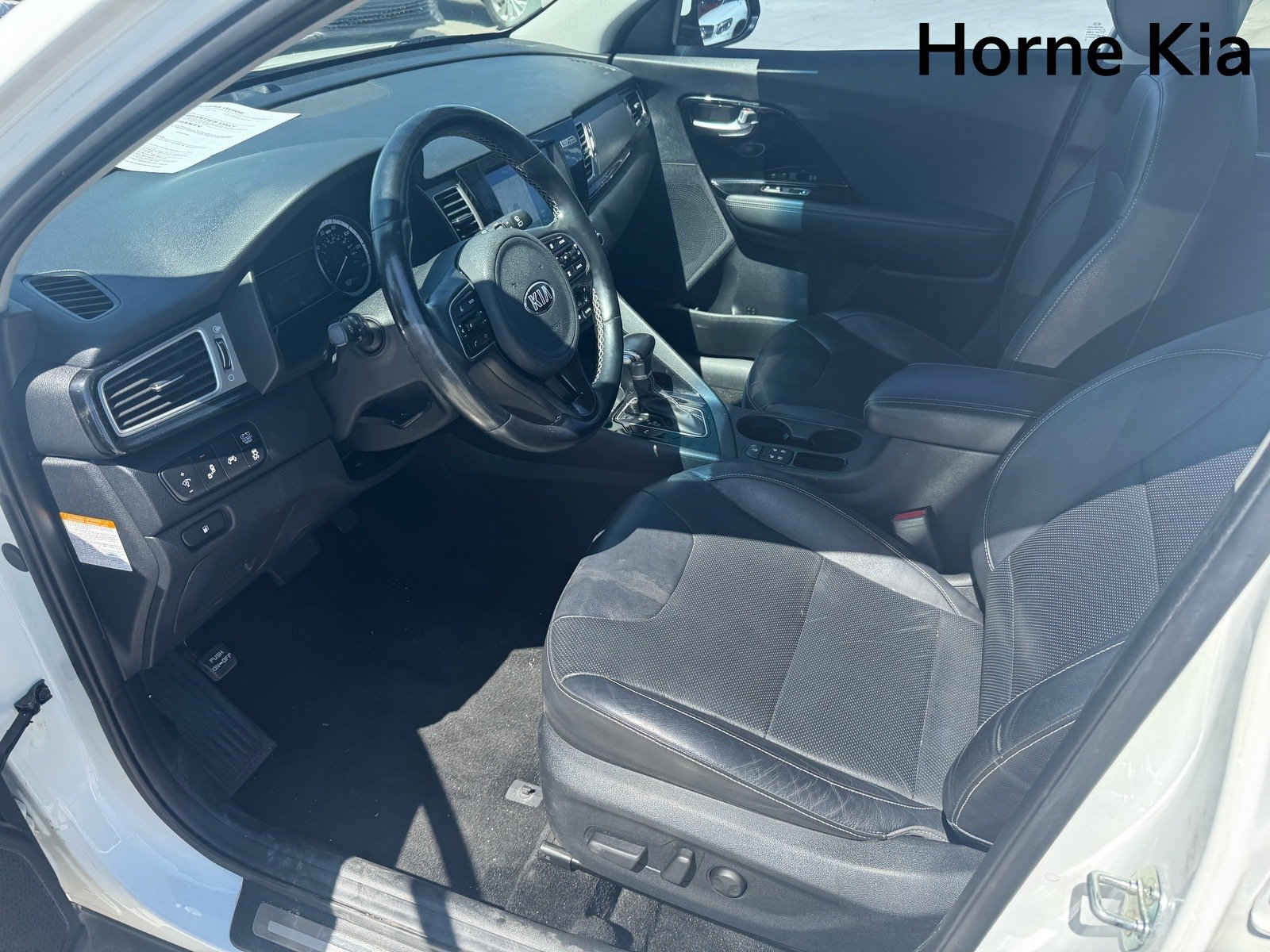 Used 2018 Kia Niro Touring FWD image 9