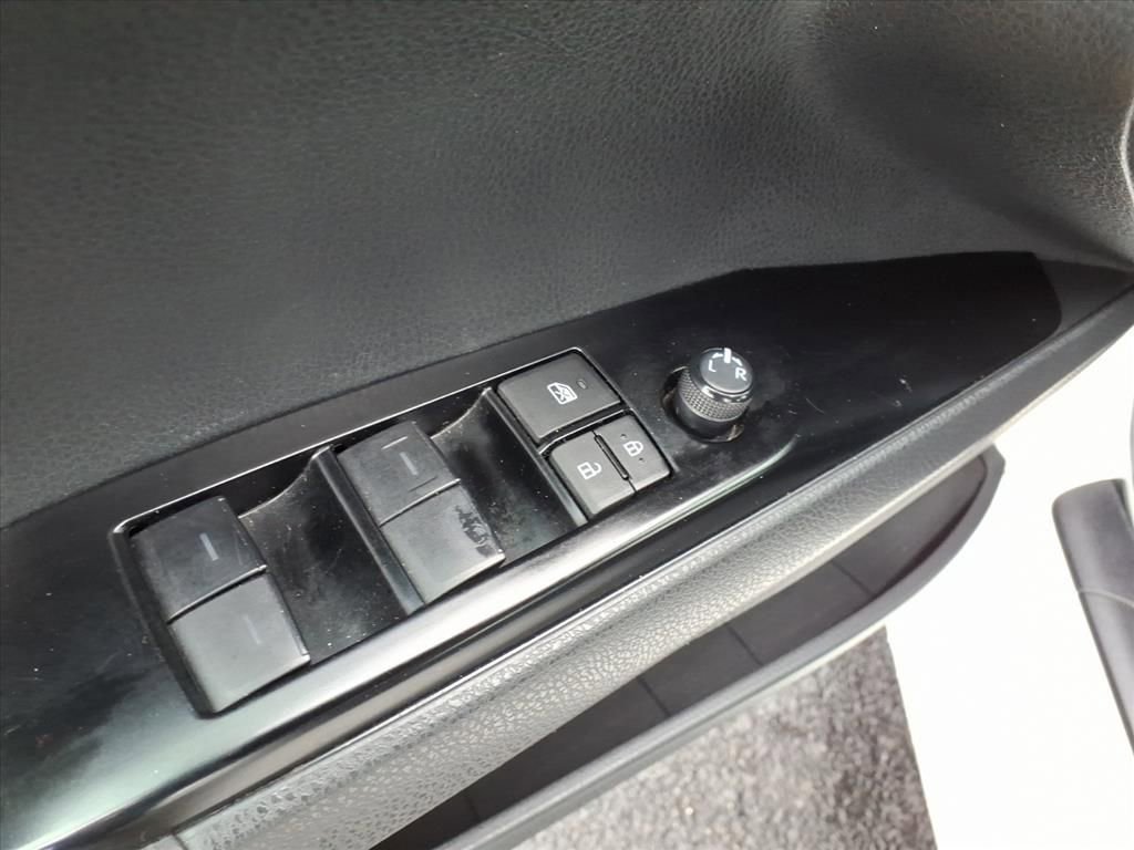 Used 2025 Toyota Camry LE image 12