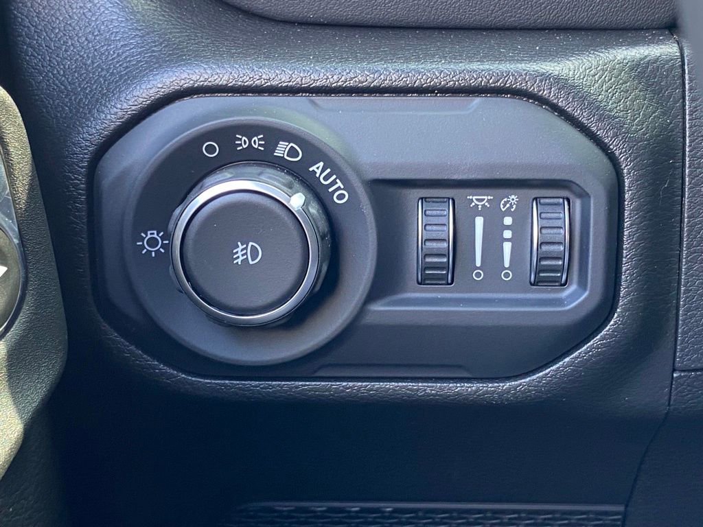 Used 2022 Jeep Gladiator Overland image 35