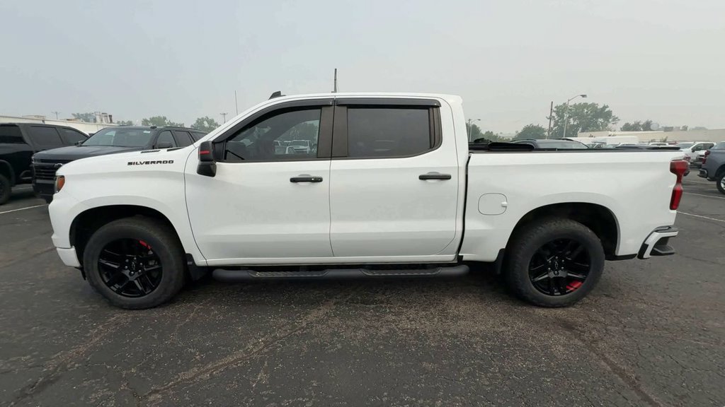 Used 2023 Chevrolet Silverado 1500 RST w/ Redline Edition AWD/4WD image 5