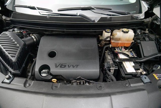 Used 2018 Chevrolet Traverse LT w/ LPO, Black Accent Package image 17