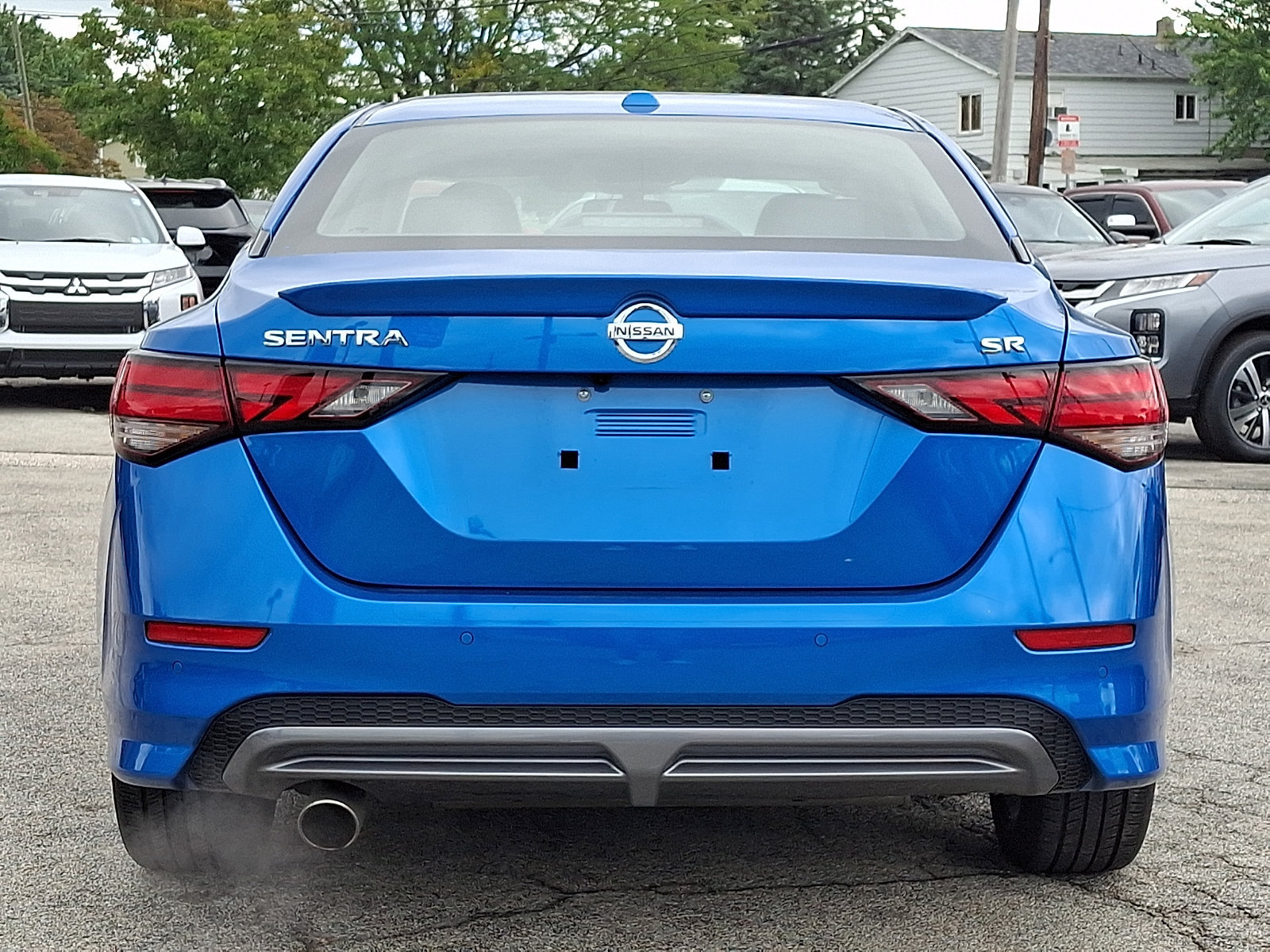 Used 2023 Nissan Sentra SR w/ SR Premium Package FWD image 5